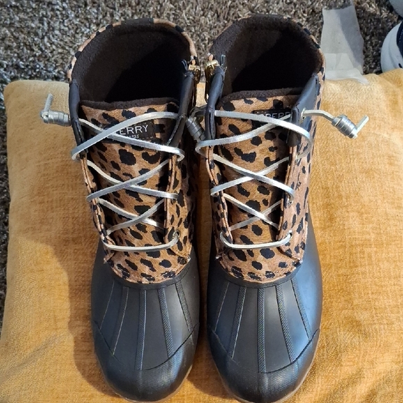 Sperry Shoes - Sperry Leopard Pattern Boots with Black and Tan NWOT !! Size 8.5